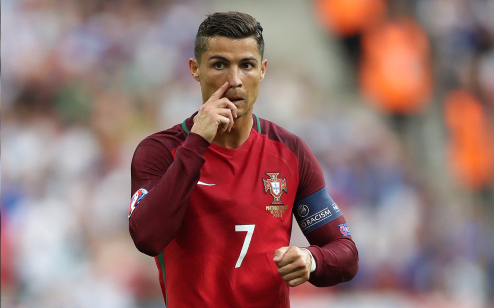 德国女子70公斤级柔道选手米里亚姆·布特克雷特获得银牌，法国柔道冠军泰德 里内